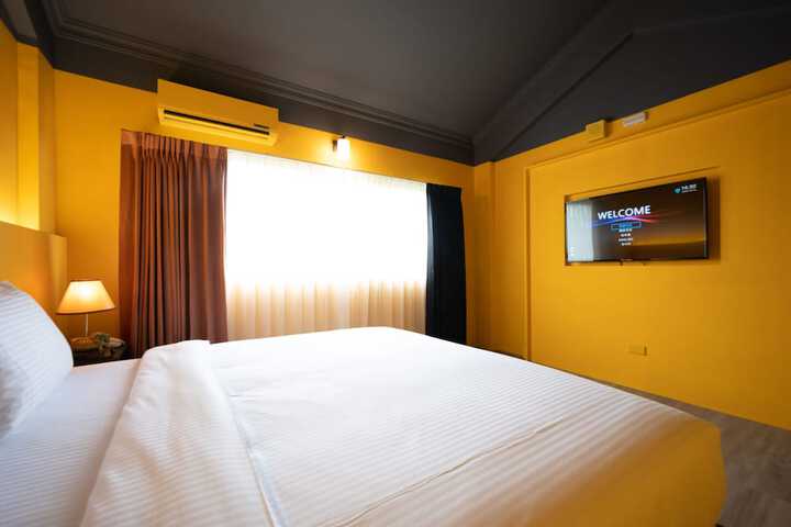 Room 3 of 46