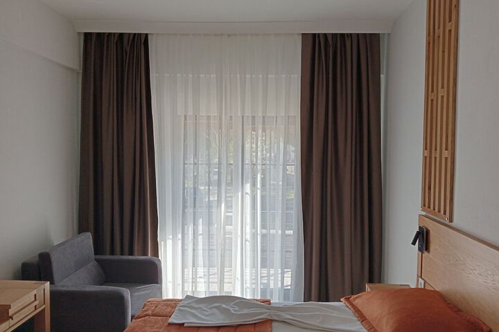 Room 13 of 40