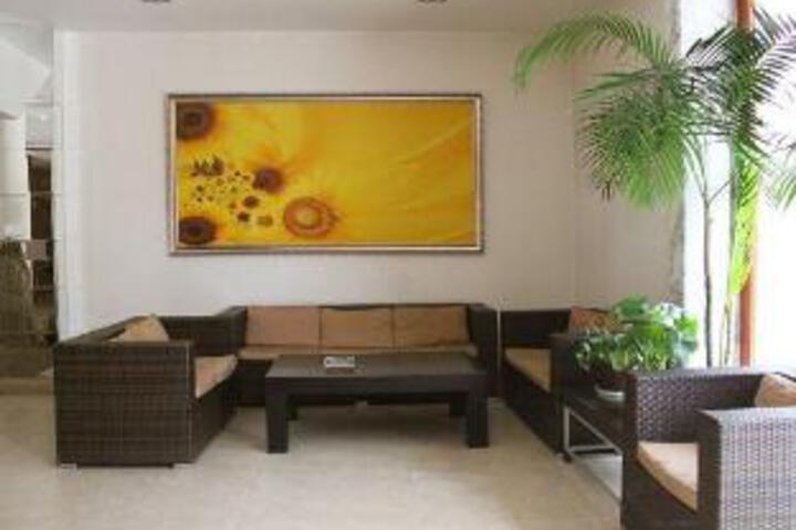 Maya Business Hotel