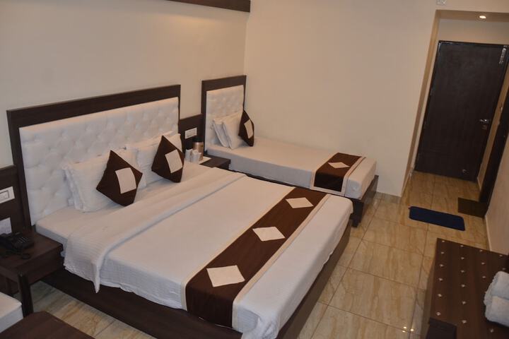 Room 10 of 23