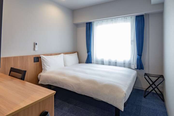Room 4 of 39