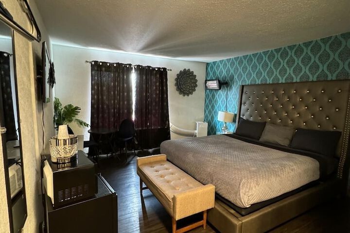 Room 29 of 77