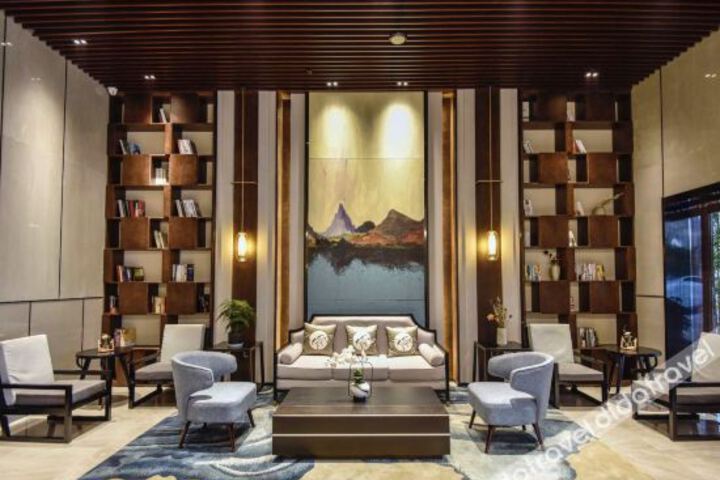 Hotel Interior 4 of 20