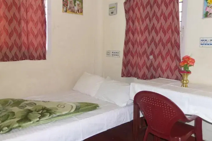 HILLY HUT HOME STAY