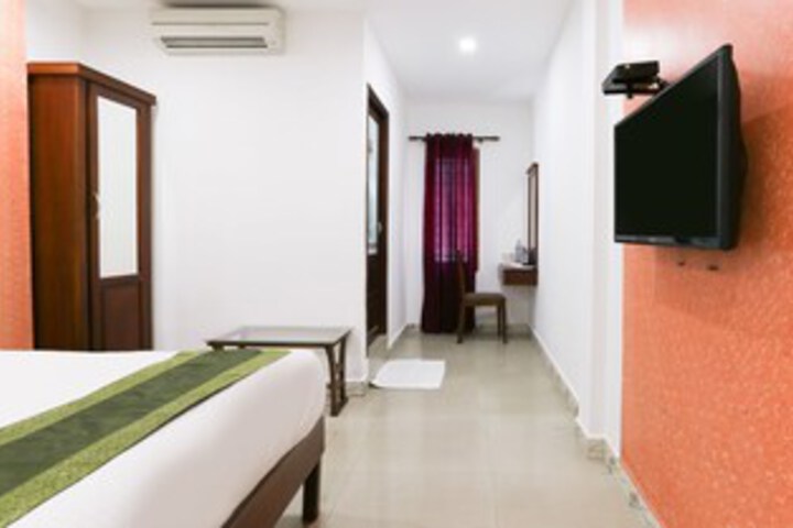 Room 32 of 44