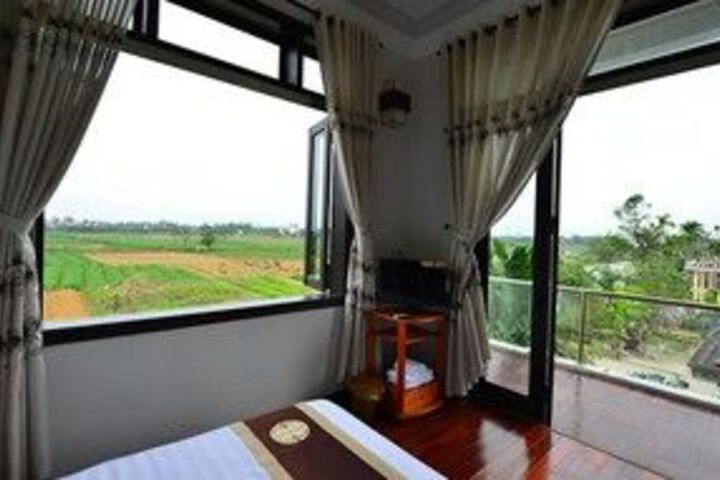 Room 6 of 20