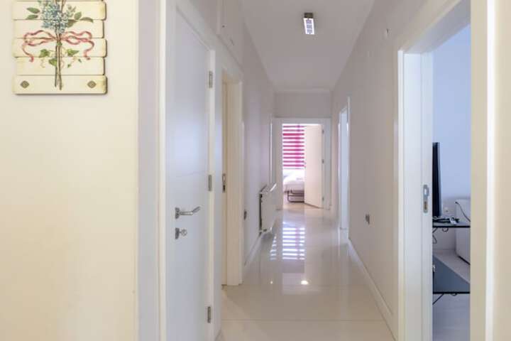 Room 34 of 271