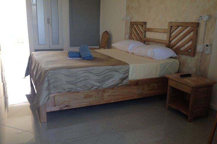 Room 6 of 36