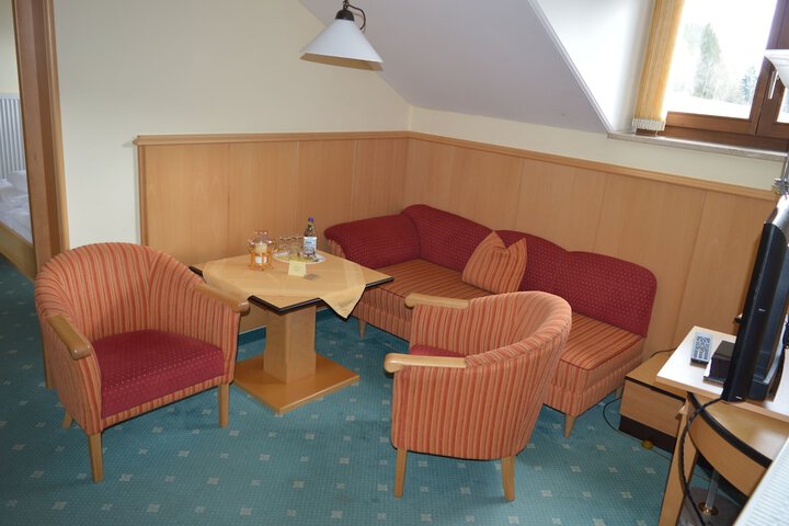 Room 15 of 106