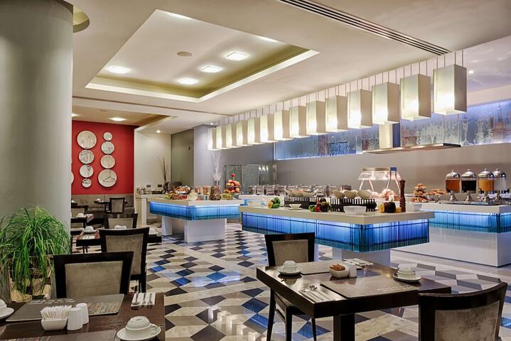 Dining 130 of 144