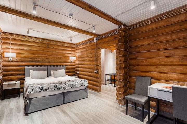 Room 3 of 39
