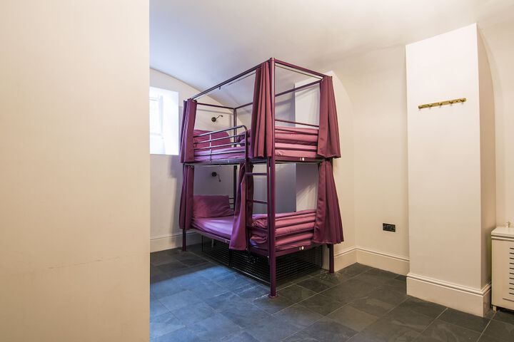 Room 13 of 69