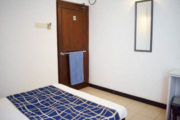 Room 13 of 24