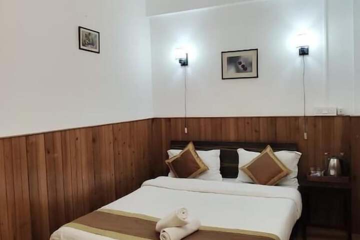 Room 16 of 64