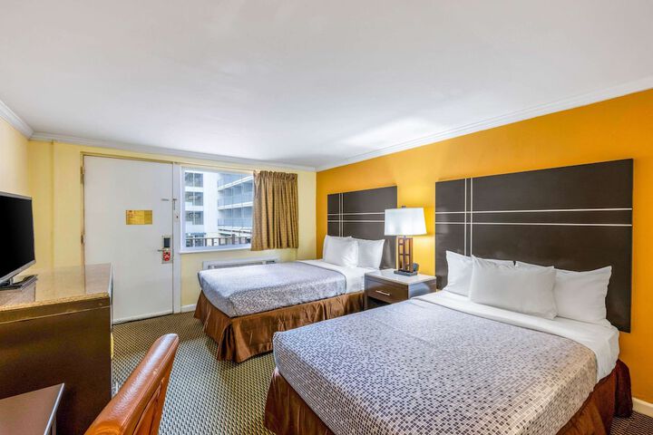Standard Double Bed (4 of 19)