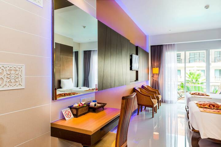 Room 15 of 164