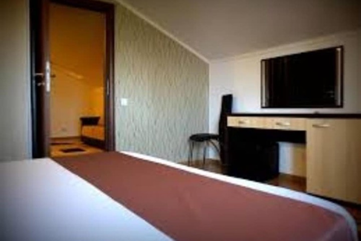Room 5 of 54