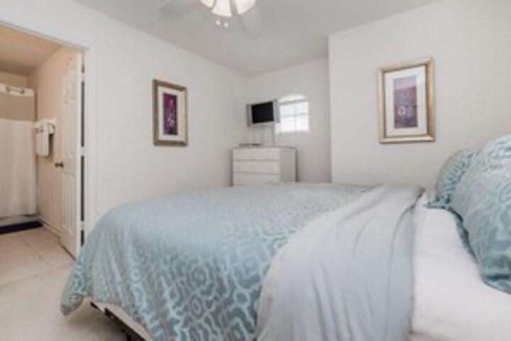 Room 32 of 40