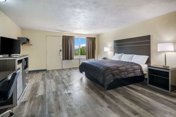 Room 16 of 32