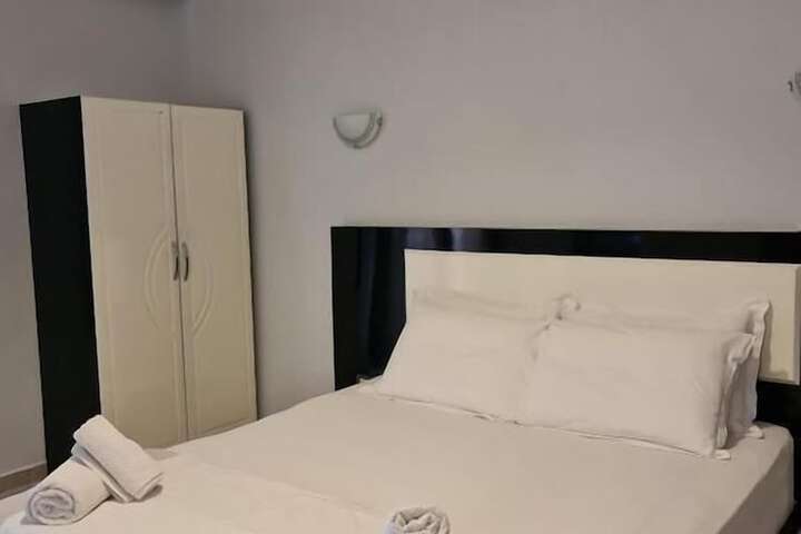 Room 27 of 59