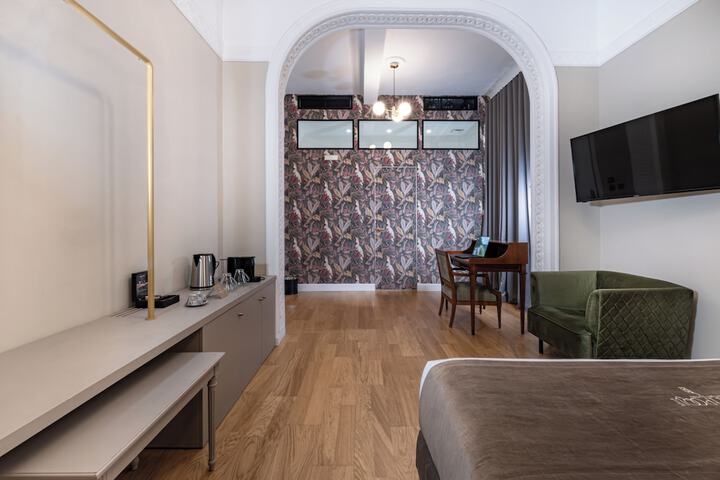 Room 21 of 81