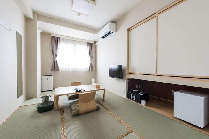 Room 15 of 44