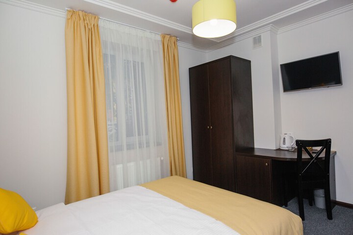 Room 4 of 44