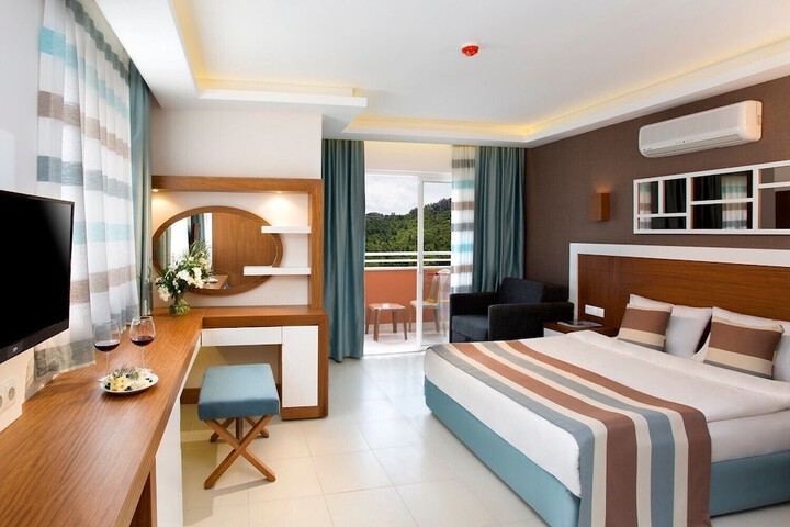 Room 2 of 20