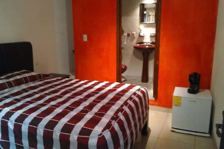 Room 3 of 20
