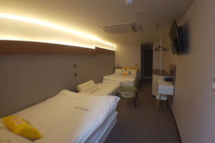 Room 18 of 46