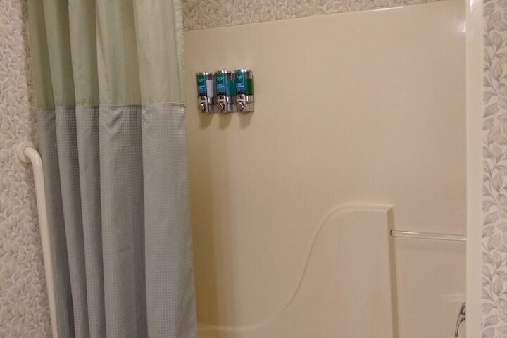 1 King Bed (6 of 8)