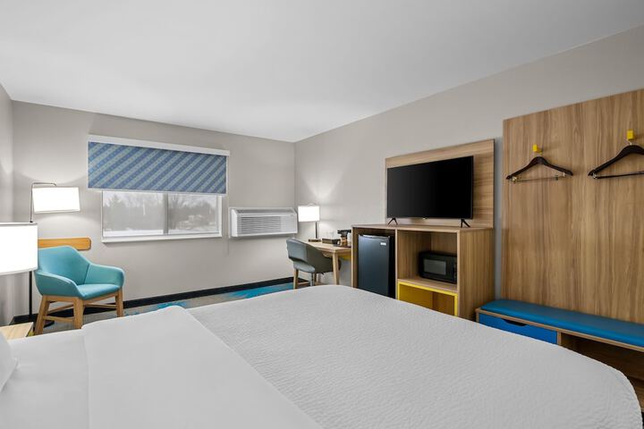 Room 17 of 41
