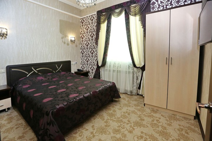 Room 8 of 24