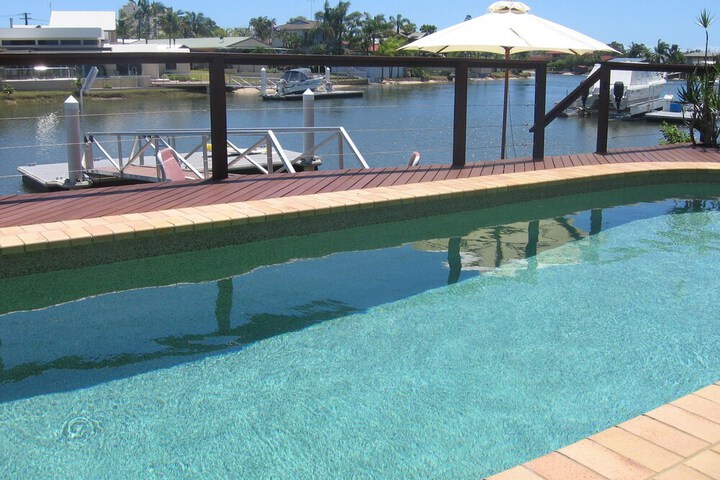 Pool 76 of 117