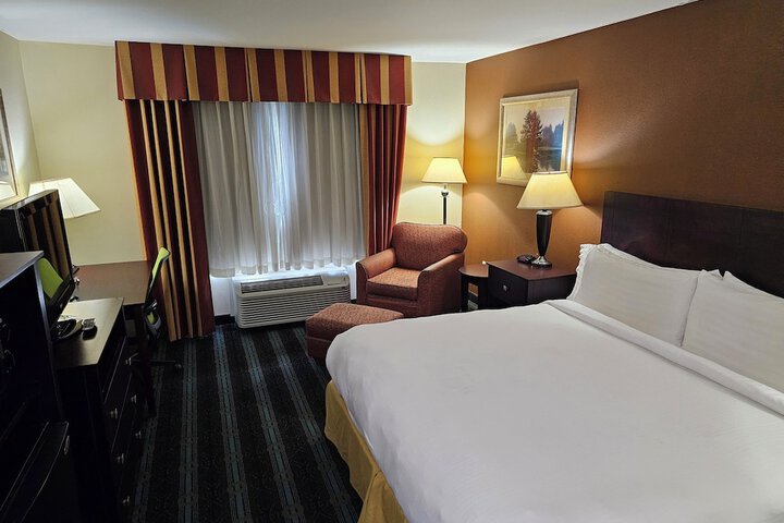 Room 2 of 3