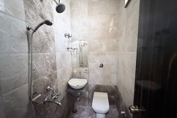 Room 16 of 21