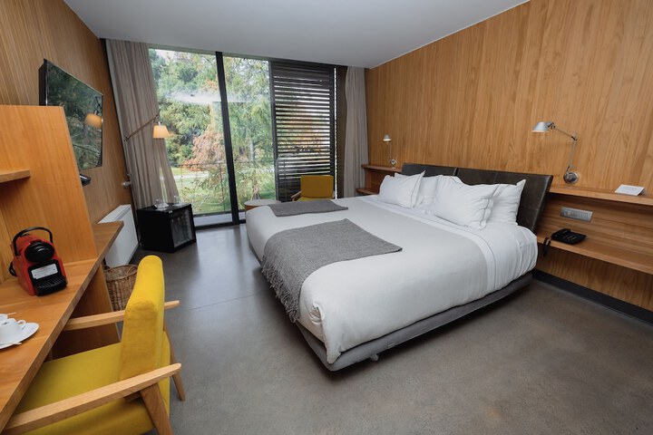 Room 6 of 52