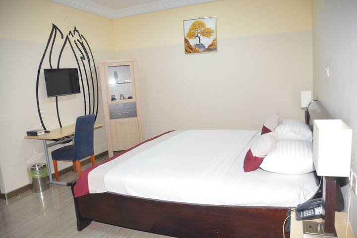 Room 12 of 21