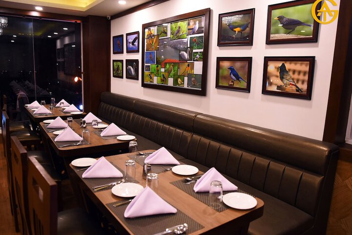 Dining 24 of 33