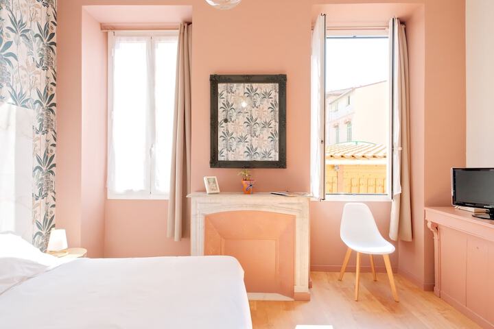 Room 13 of 68