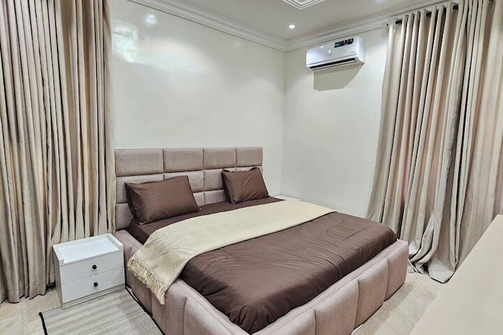 Room 2 of 29