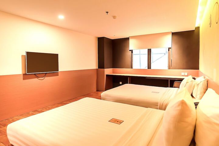 Room 14 of 107