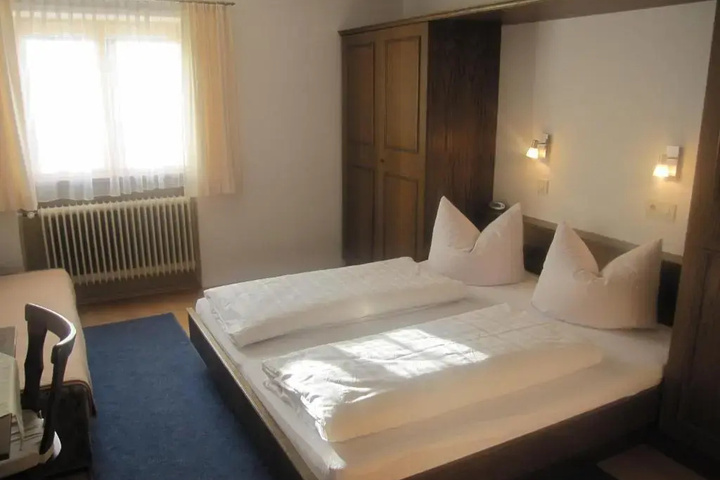 Room 2 of 13