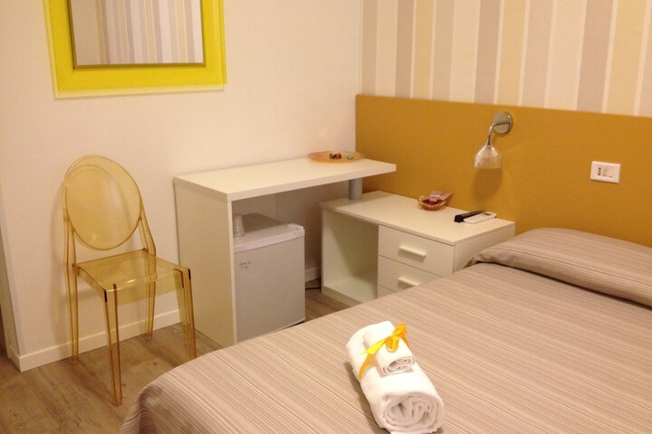 Room 6 of 32