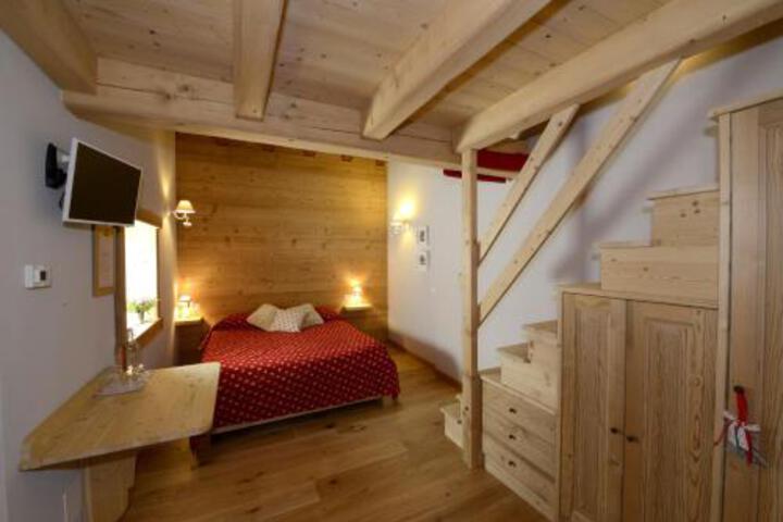 Room 13 of 20