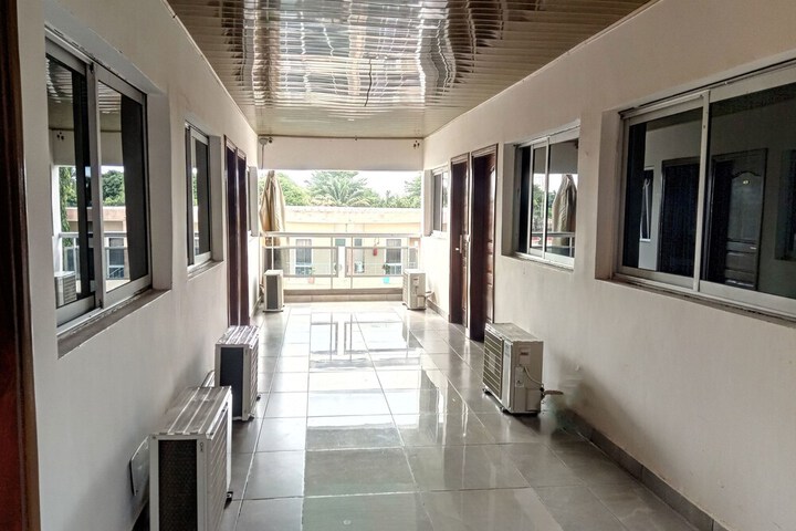Ballroom/Hall 18 of 20