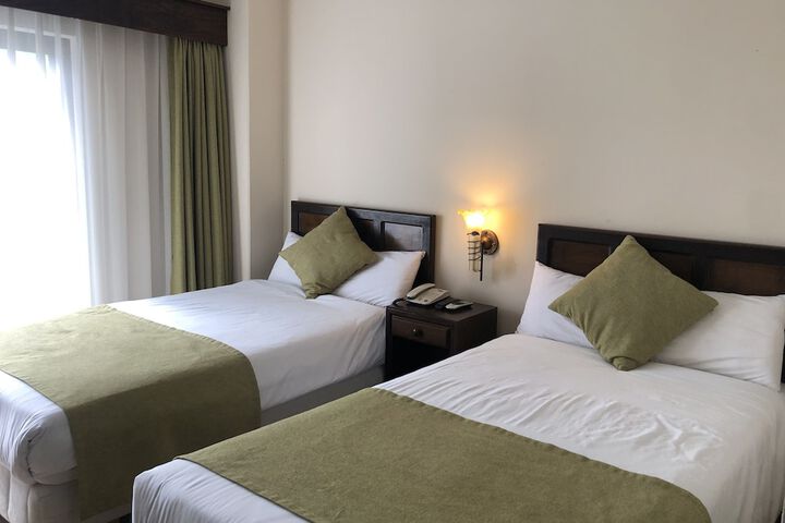 Room 9 of 40