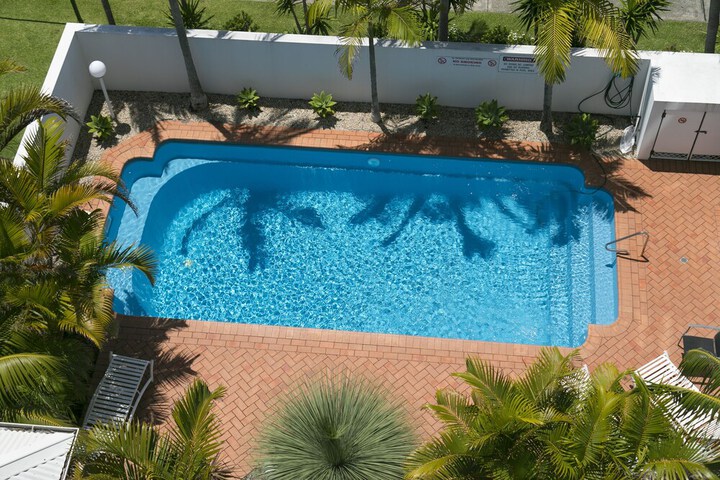 Pool 10 of 12