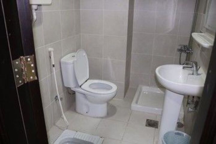 Room 3 of 32