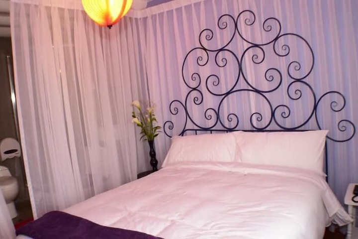 Room 15 of 28